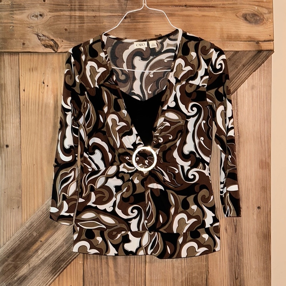 Brown and white polyester blouse, banded waist, gathered in the front